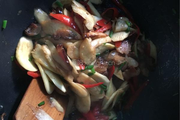 茭白炒腊肉的做法图解9