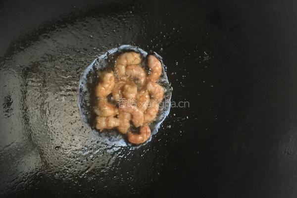虾仁胡萝卜炒蛋的做法图解4