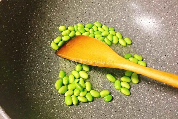 草菇毛豆炒冬瓜的做法图解2