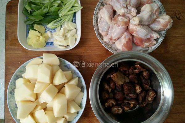 土豆顿鸡腿的做法图解1