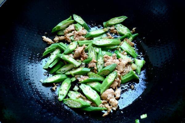 秋葵炒肉的做法图解6