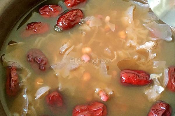 银耳红枣红豆糖水的做法图解4