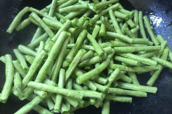肉末豆角的做法图解6
