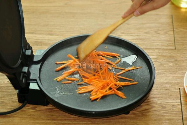 胡萝卜鸡蛋饼的做法图解4