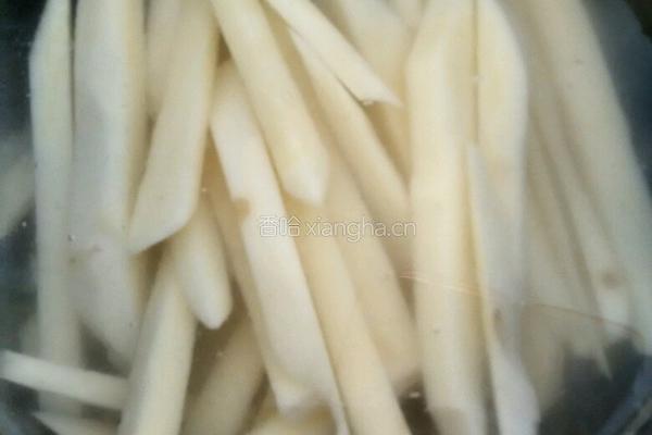 炸土豆条的做法图解2