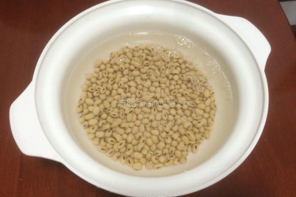 生磨黄豆原味豆浆的做法图解3