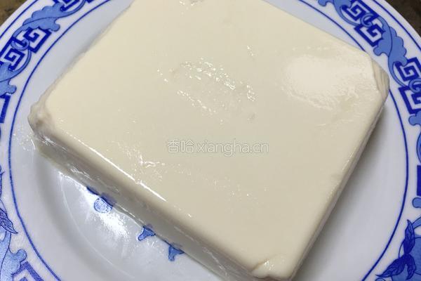 皮蛋豆腐的做法图解2