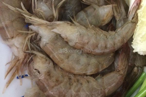 香辣吮指虾的做法图解1