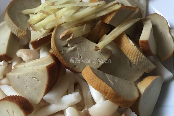 酸辣素鸡白玉菇的做法图解1