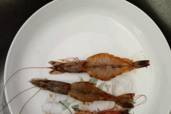 蒜蓉虾的做法图解2