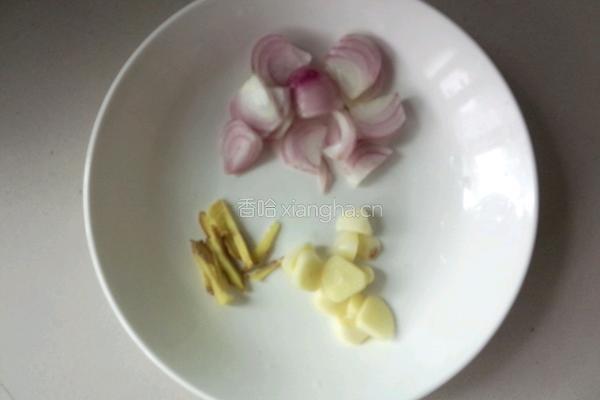 红烧丸子的做法图解1