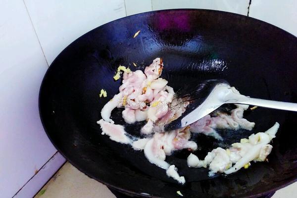 猪肉炒荷兰豆的做法图解4