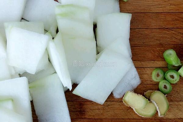 冬瓜丸子汤的做法图解1