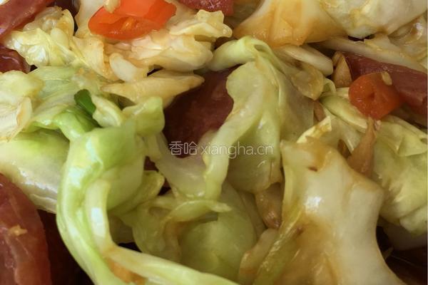 手撕包菜炒腊肠的做法图解5
