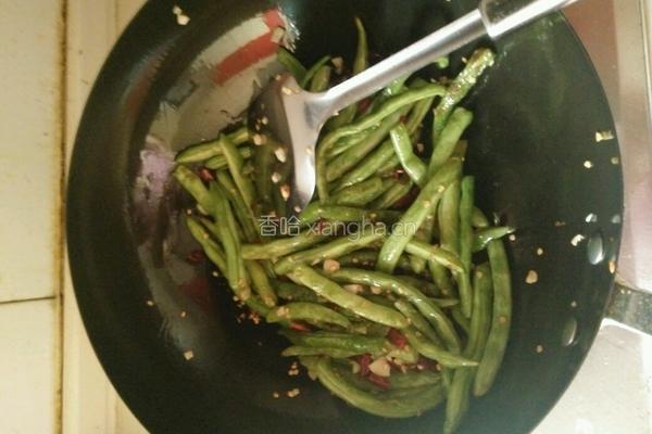 干煸四季豆的做法图解5