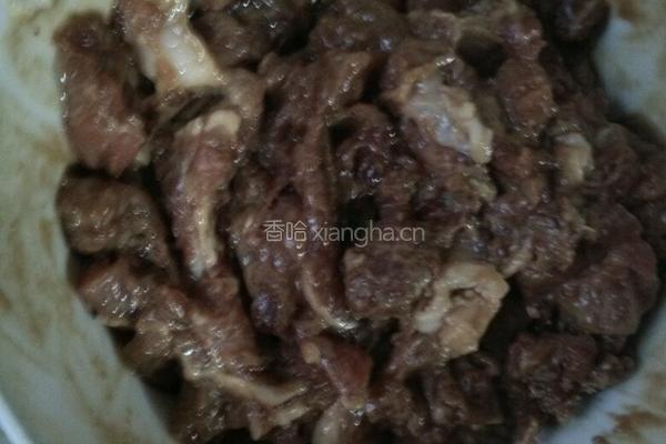 木耳炒肉的做法图解2