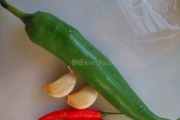青椒五香毛豆的做法图解2