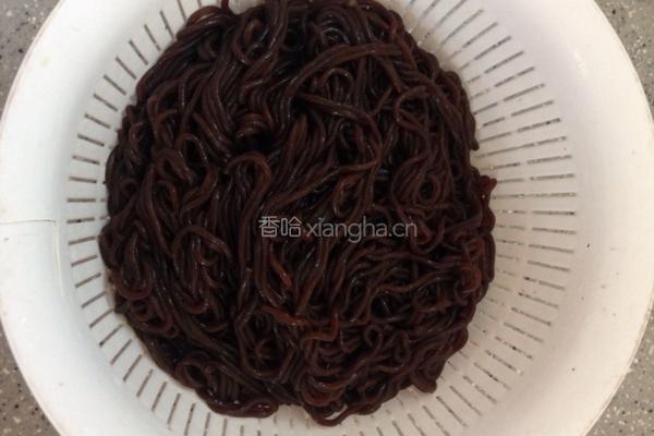 酸辣蕨根粉的做法图解3