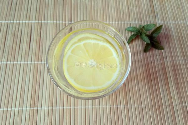 蜂蜜薄荷柠檬水的做法图解3