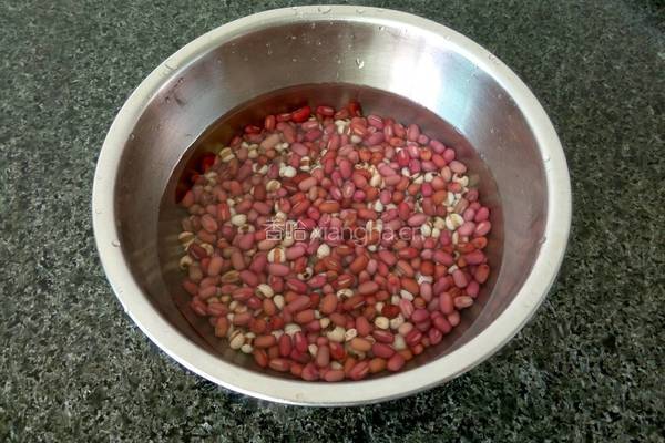 红豆薏米粥的做法图解2