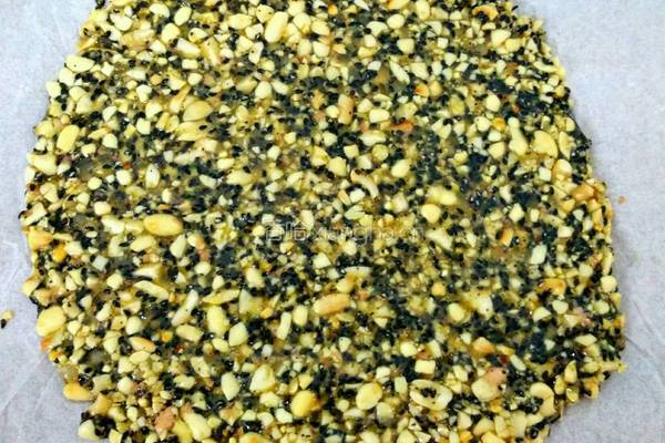 黑芝麻花生糖的做法图解12