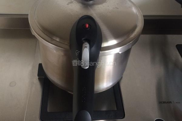 莲心杂粮粥的做法图解3