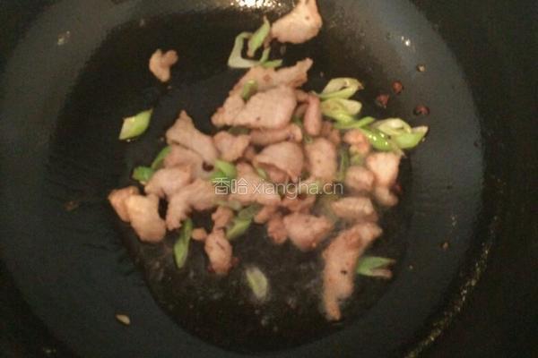 芹菜炒肉的做法图解2