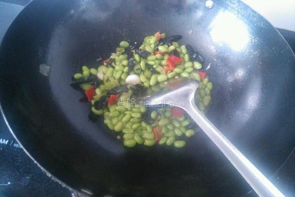 毛豆木耳彩椒肉丁的做法图解4