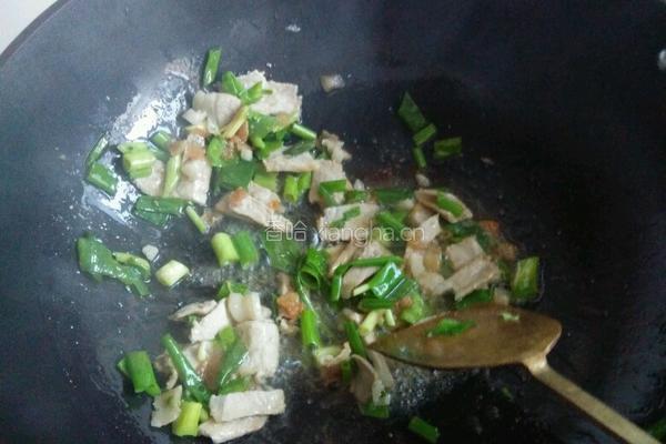 猪肉酸菜炒粉条的做法图解2