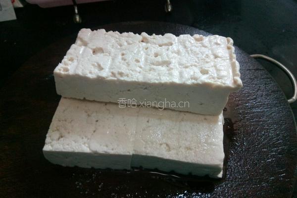 番茄蒜香豆腐的做法图解1