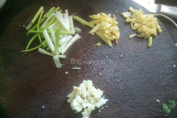 番茄蒜香豆腐的做法图解2