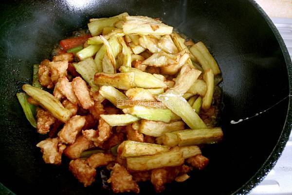 肉段烧茄子的做法图解17