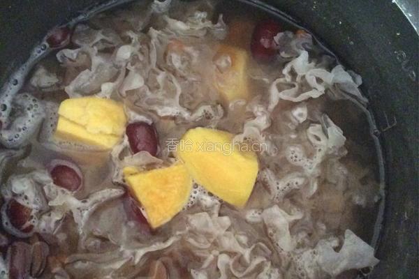 甜薯银耳杞子糖水的做法图解2