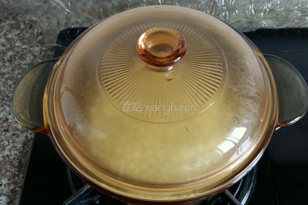 西瓜糖水鸡头米的做法图解3