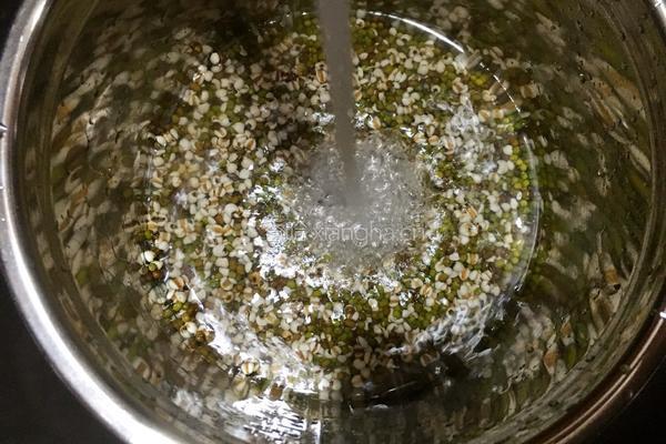 薏米绿豆汤的做法图解3