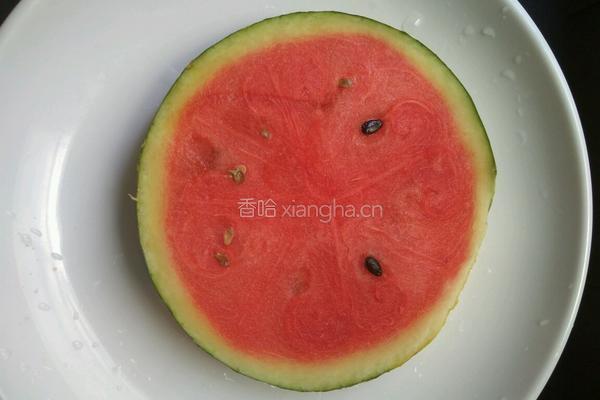 太阳造型的水果拼盘的做法图解3