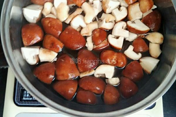蒜蓉酱香香菇的做法图解3