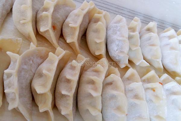 猪肉馅饺子的做法图解4