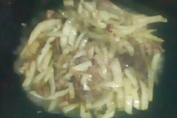 白菜梗炒肉的做法图解5