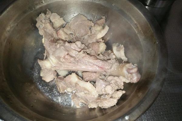 鸭腿肉炖山药土豆的做法图解4