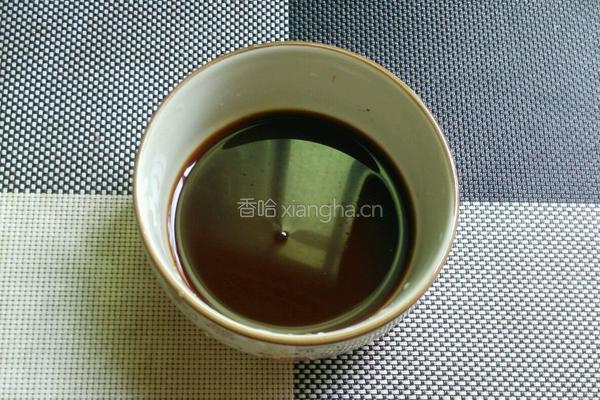 蒜香猪皮的做法图解2