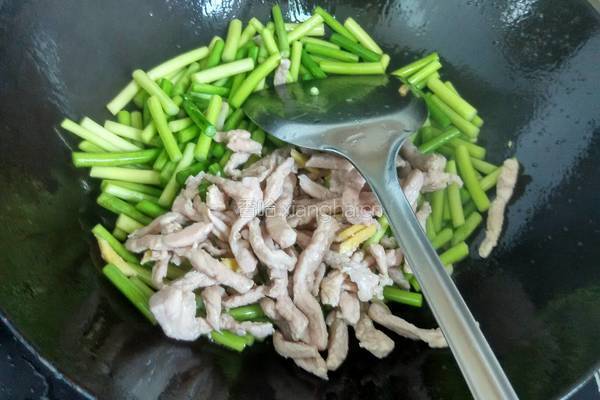 蒜苔炒肉丝的做法图解9