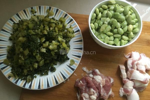 酸菜毛豆的做法图解1