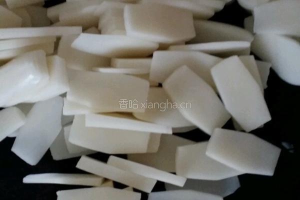 鸭汤煮饵块的做法图解1