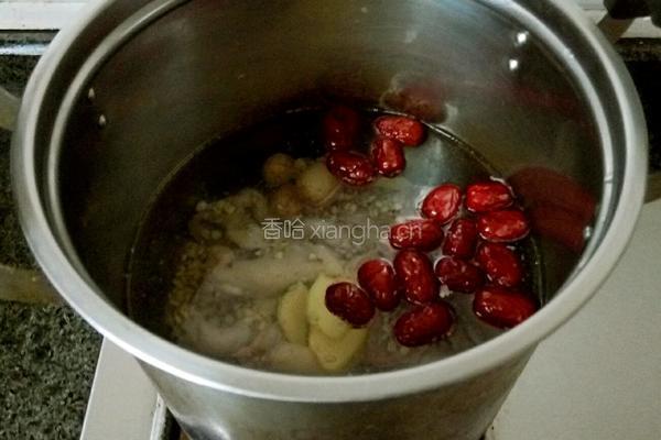 薏米红枣母鸡汤的做法图解3