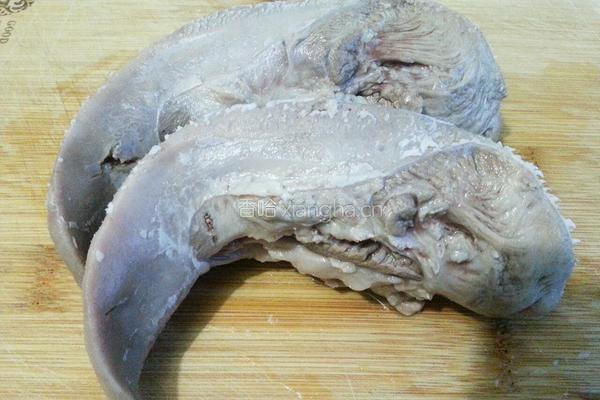 红椒炒猪舌的做法图解2