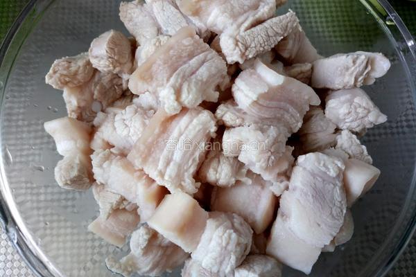 毛芋头卤肉(红烧肉)的做法图解2