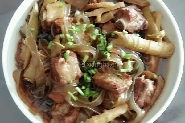 猪肉炖粉条的做法图解3
