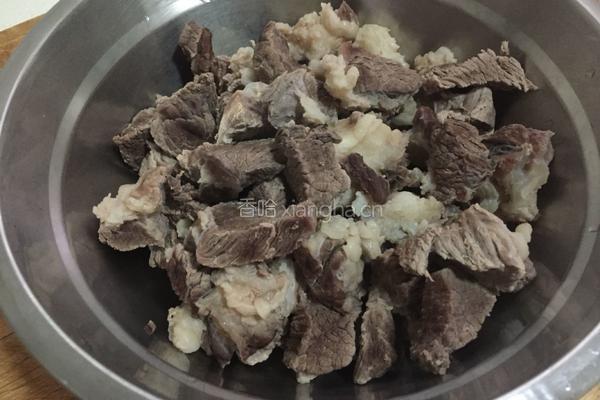 土豆烧牛腱子的做法图解4