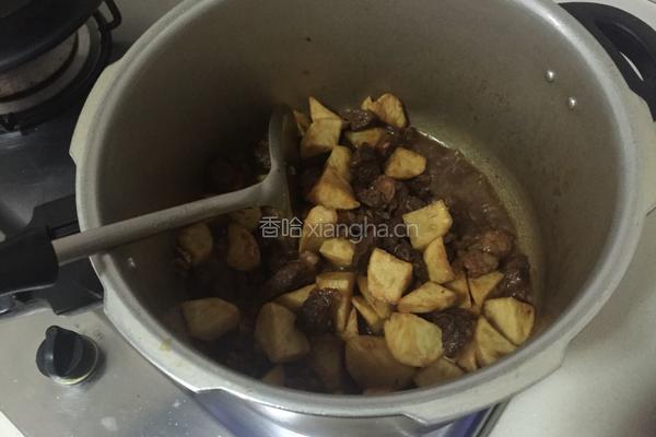 土豆烧牛腱子的做法图解10